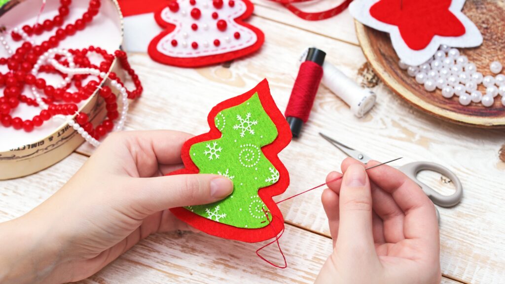 5 easy ideas of Christmas crafts to make with your kids